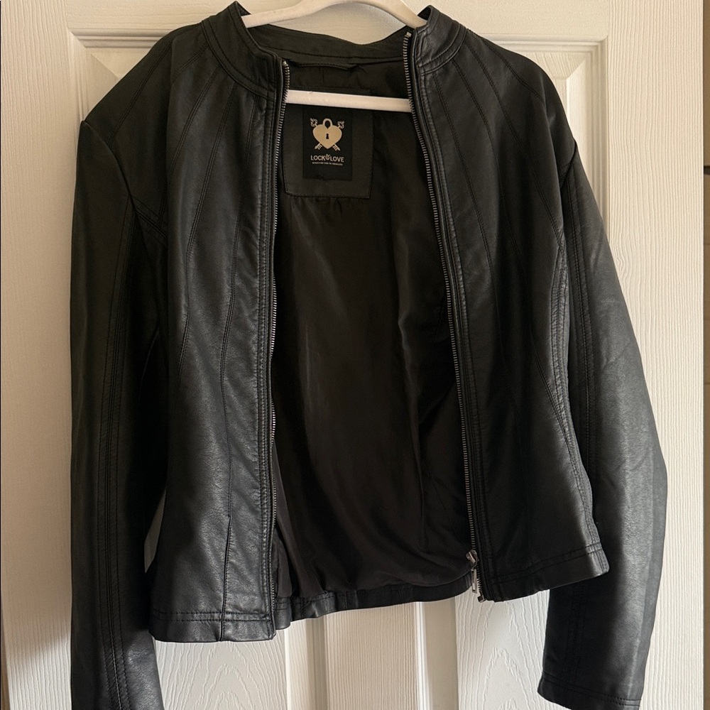 Elegant Black Leather Jacket for Women